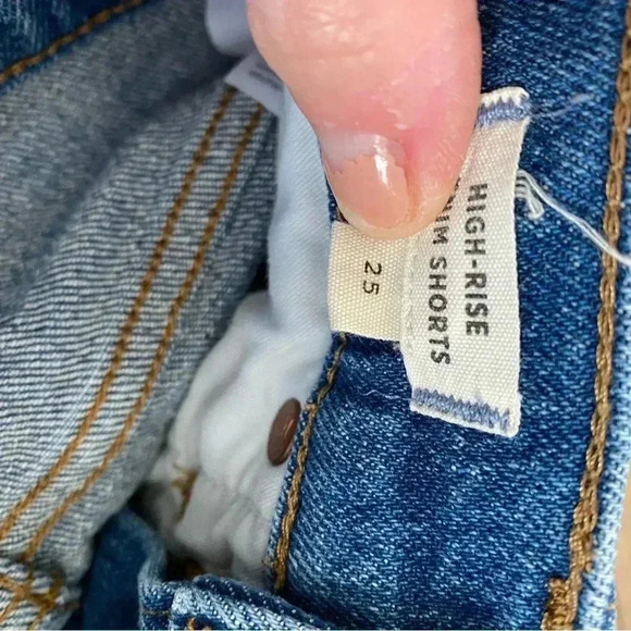 Madewell High-Rise Denim Shorts in Malden Wash Size 25 $69 - Picture 4 of 8